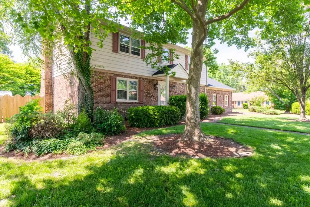 505 Lord Dunmore Drive, Virginia Beach, VA 23464 Debbie Woolard, Realtor®